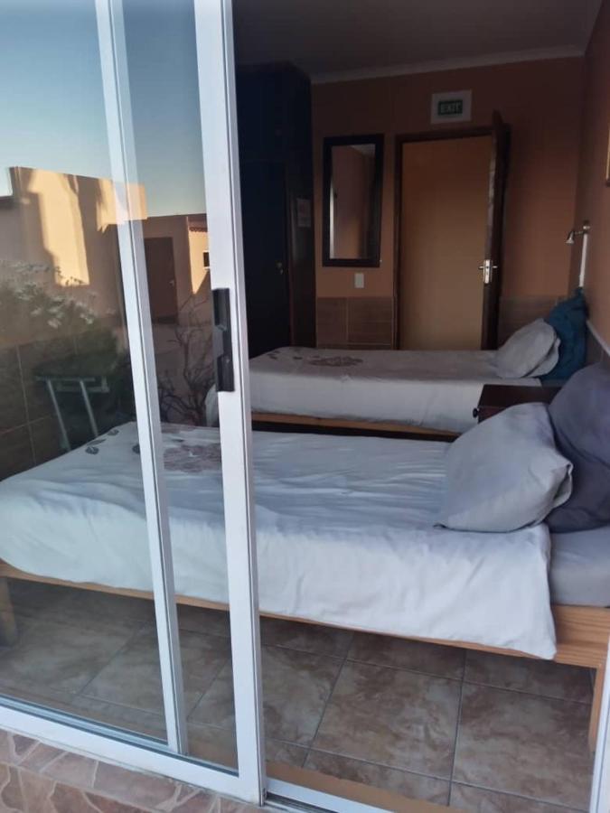 Skippers Backpackers Cc Walvis Bay Kültér fotó